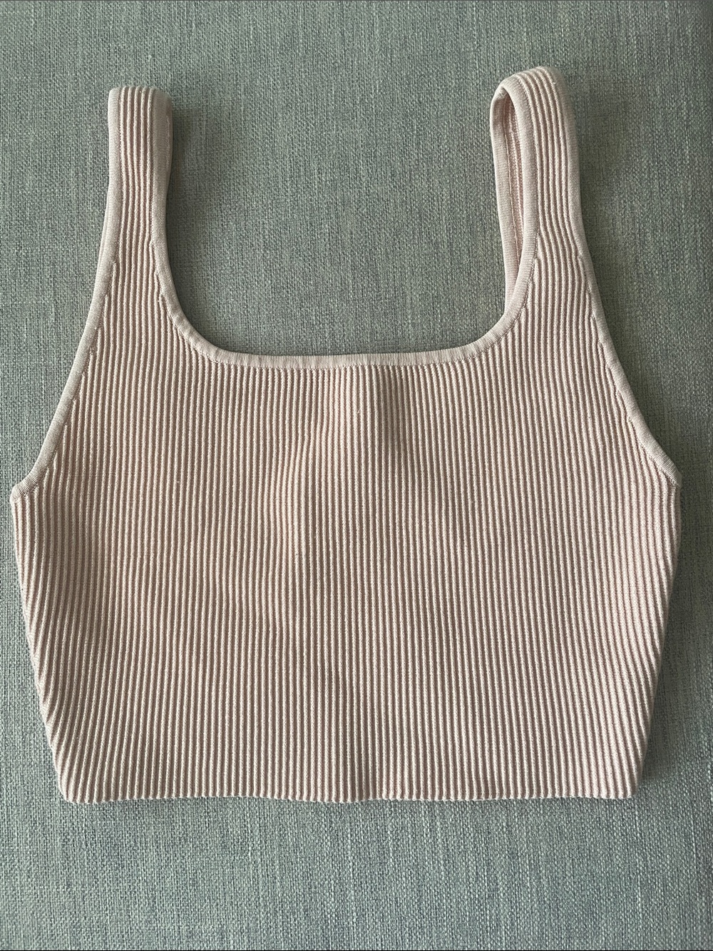 Babaton Ribbed Crop Top